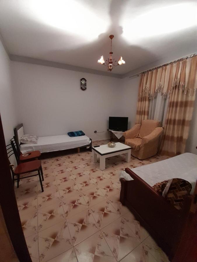 Perondi Berat Apartment Kucove Bagian luar foto