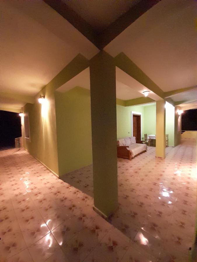 Perondi Berat Apartment Kucove Bagian luar foto