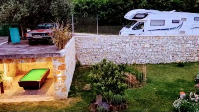 Perondi Berat Apartment Kucove Bagian luar foto