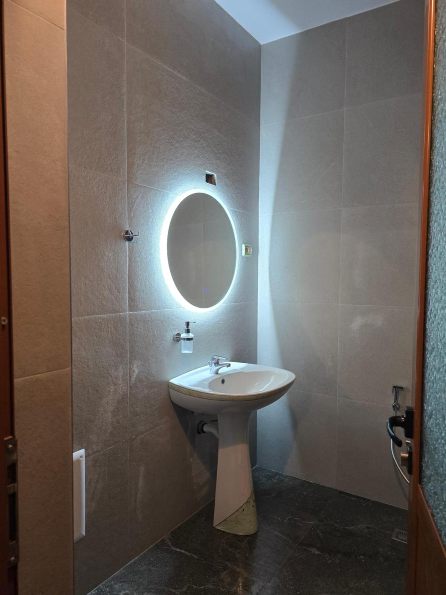 Perondi Berat Apartment Kucove Bagian luar foto