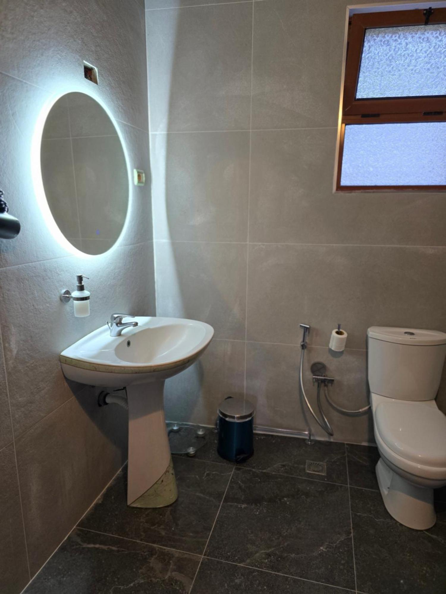 Perondi Berat Apartment Kucove Bagian luar foto